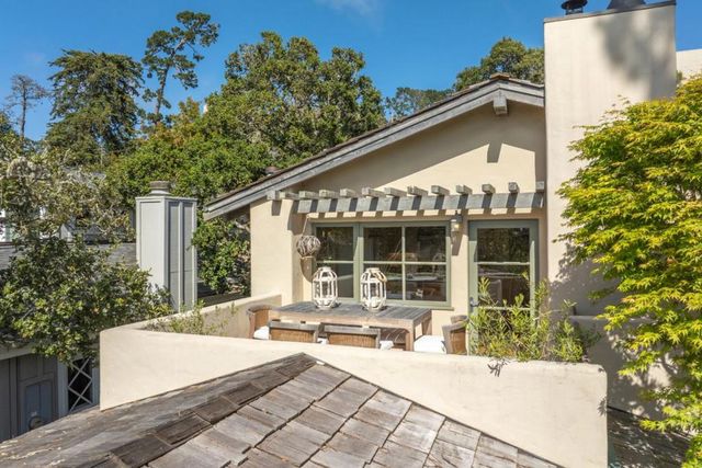 3SE of 4th Avenue, Carmel, CA 93921