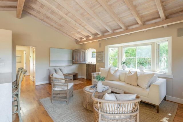 3SE of 4th Avenue, Carmel, CA 93921