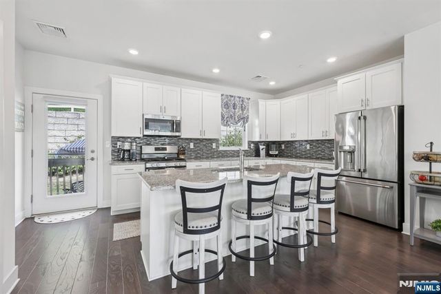 1310 Parkview Lane, Rockaway Township, NJ 07866