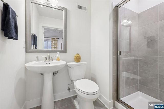 1310 Parkview Lane, Rockaway Township, NJ 07866