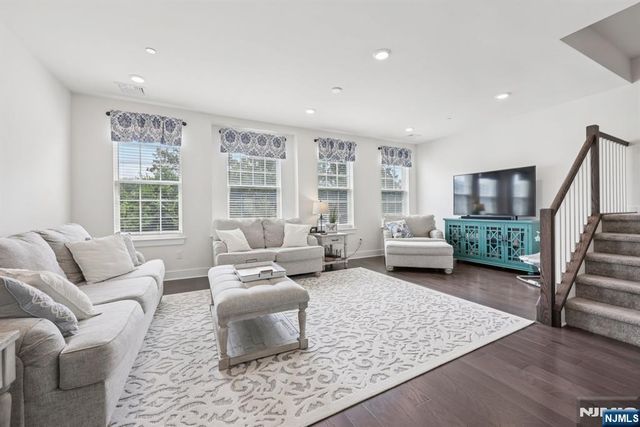 1310 Parkview Lane, Rockaway Township, NJ 07866