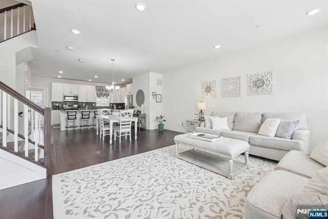 1310 Parkview Lane, Rockaway Township, NJ 07866