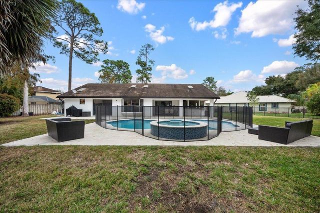 1135 Northumberland Court, Wellington, FL 33414