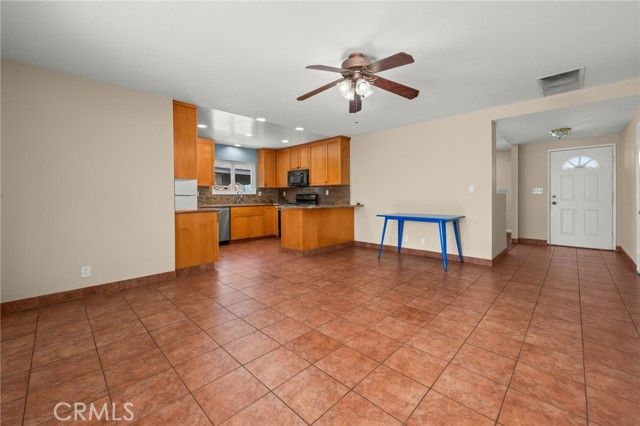 2750 E Diana Avenue, Anaheim, CA 92806