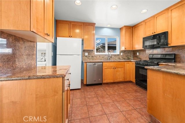 2750 E Diana Avenue, Anaheim, CA 92806