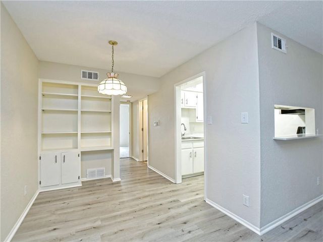 2425 Ashdale DR 53, Austin, TX 78757