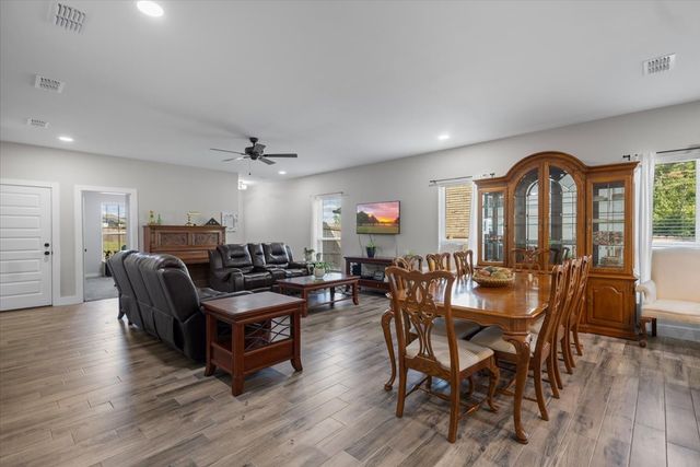 16134 Crossing Circle, Lindale, TX 75771