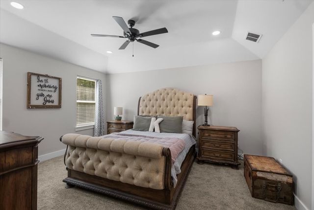 16134 Crossing Circle, Lindale, TX 75771