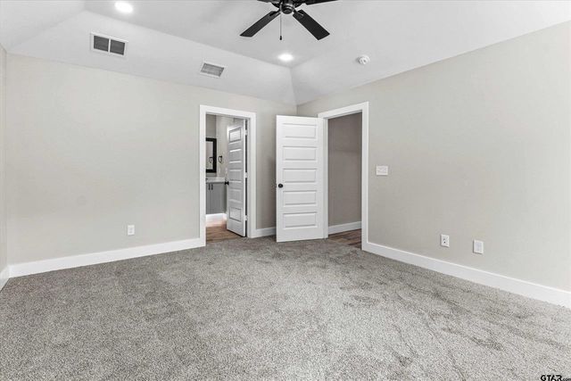 16134 Crossing Circle, Lindale, TX 75771