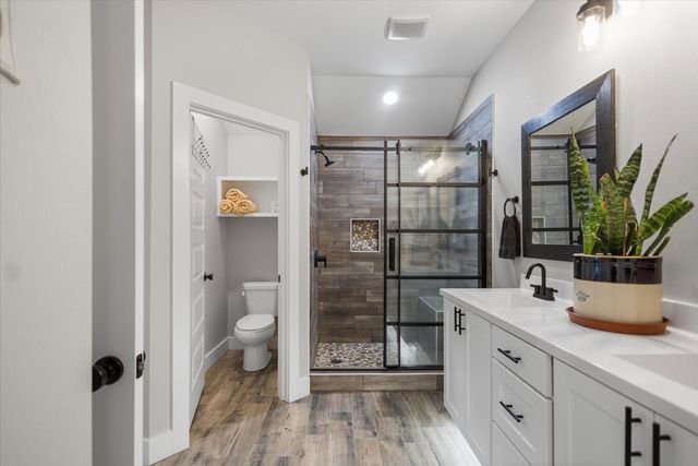 16134 Crossing Circle, Lindale, TX 75771