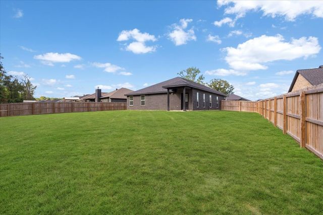 16134 Crossing Circle, Lindale, TX 75771