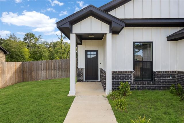 16134 Crossing Circle, Lindale, TX 75771