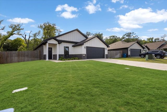 16134 Crossing Circle, Lindale, TX 75771