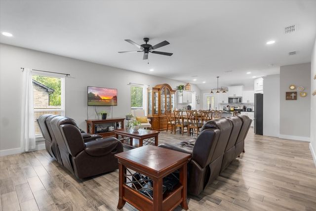 16134 Crossing Circle, Lindale, TX 75771
