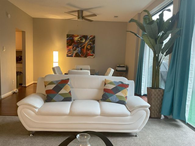 2277 Union Ave Apt 105, Memphis, TN 38104