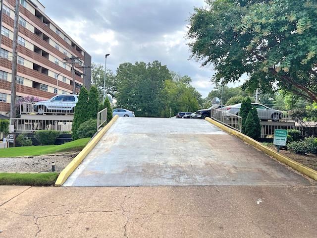 2277 Union Ave Apt 105, Memphis, TN 38104