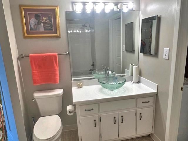 2277 Union Ave Apt 105, Memphis, TN 38104