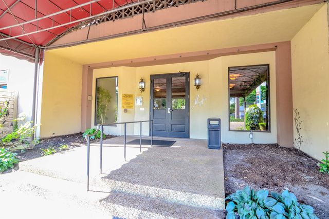 2277 Union Ave Apt 105, Memphis, TN 38104