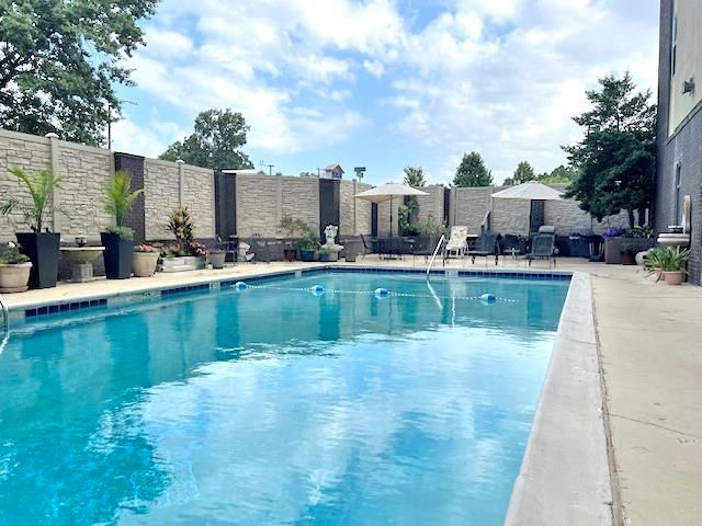 2277 Union Ave Apt 105, Memphis, TN 38104