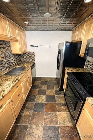 1502 S Boulder Avenue 14L, Tulsa, OK 74119