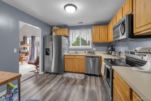 310 Marigold Circle, Westland, MI 48185