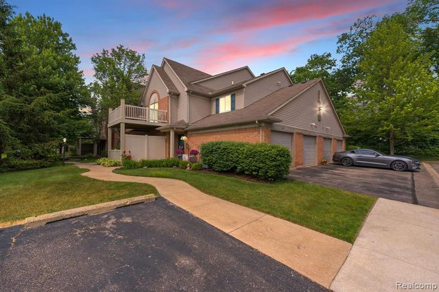 310 Marigold Circle, Westland, MI 48185