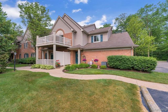 310 Marigold Circle, Westland, MI 48185