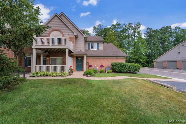 310 Marigold Circle, Westland, MI 48185