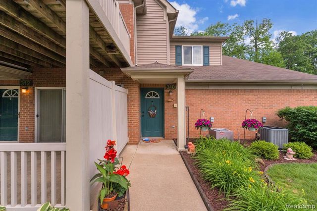 310 Marigold Circle, Westland, MI 48185