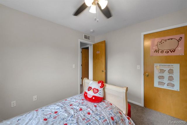 310 Marigold Circle, Westland, MI 48185