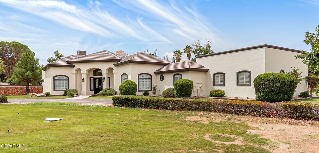 5301 UPPER VALLEY Road, El Paso, TX 79932