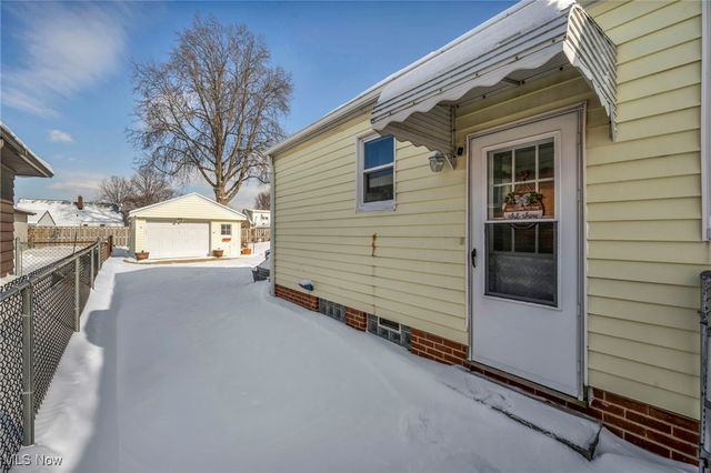 395 E 309th Street, Willowick, OH 44095