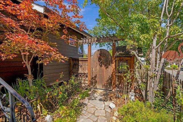 1908 Dora Avenue, Walnut Creek, CA 94596