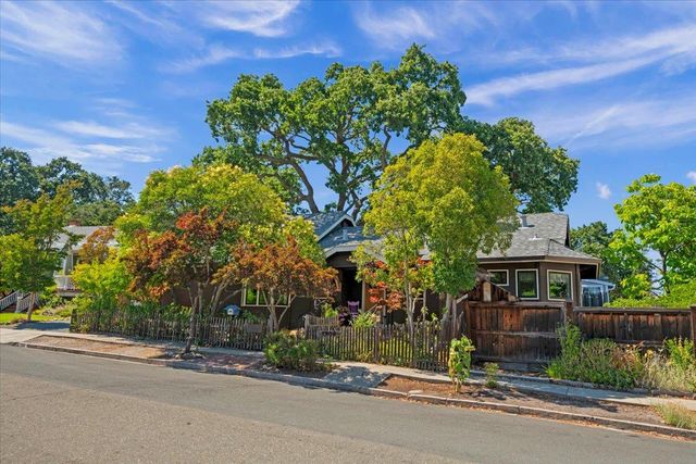 1908 Dora Avenue, Walnut Creek, CA 94596