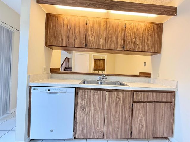 810 8th Way, West Palm Beach, FL 33407