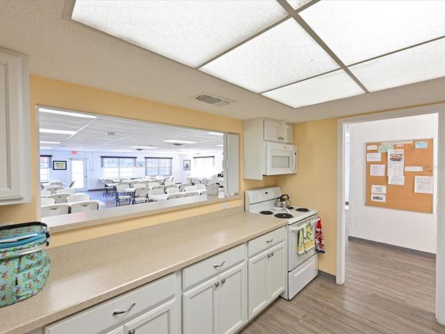 3563 LAKE BAYSHORE DRIVE J206, Bradenton, FL 34205