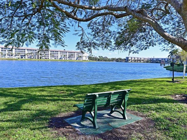 3563 LAKE BAYSHORE DRIVE J206, Bradenton, FL 34205