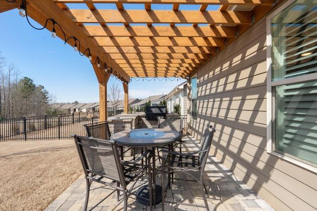 111 Red Maple Drive, Peachtree City, GA 30269