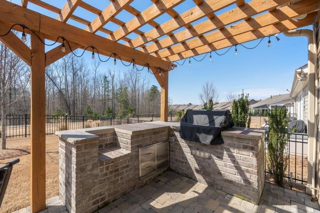 111 Red Maple Drive, Peachtree City, GA 30269