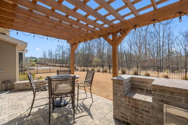 111 Red Maple Drive, Peachtree City, GA 30269