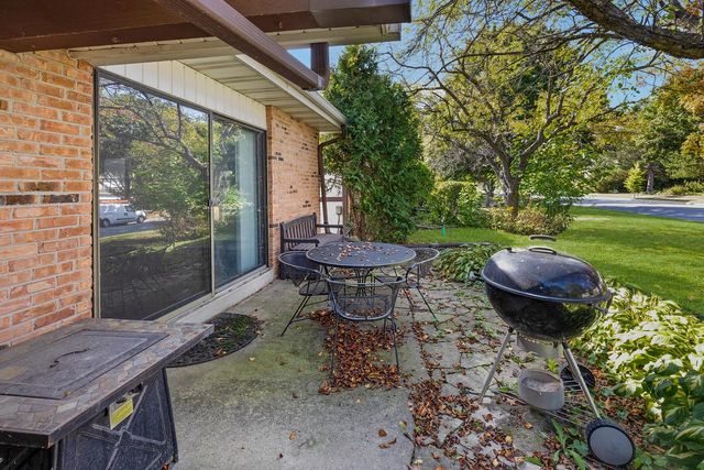 N17W5347 Garfield COURT, Cedarburg, WI 53012