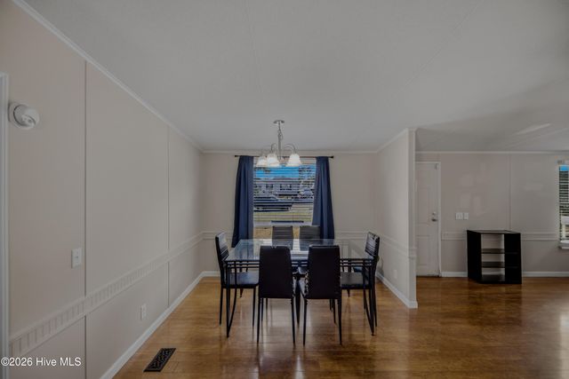 233 Castlebury Lane, Hubert, NC 28539