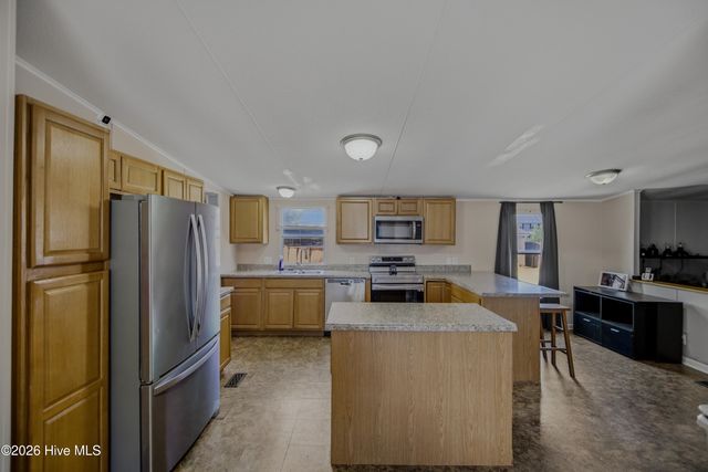 233 Castlebury Lane, Hubert, NC 28539