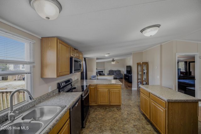 233 Castlebury Lane, Hubert, NC 28539