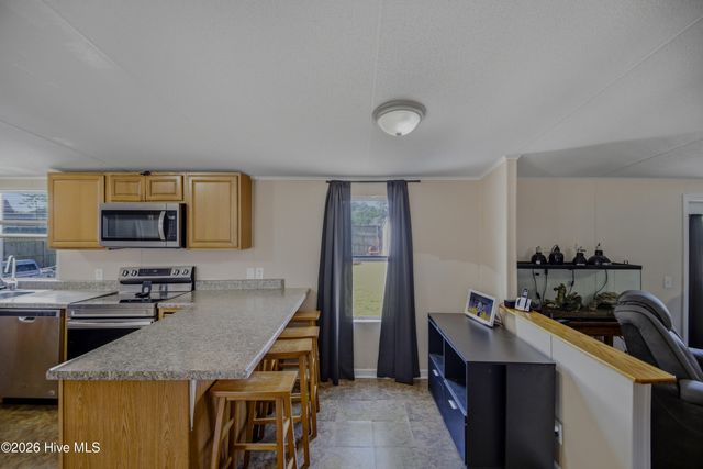 233 Castlebury Lane, Hubert, NC 28539