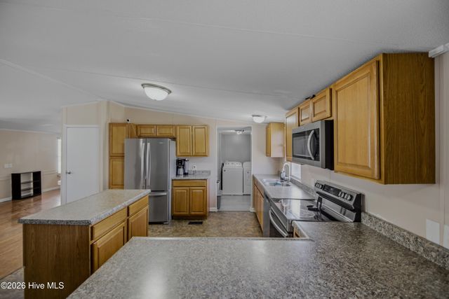 233 Castlebury Lane, Hubert, NC 28539