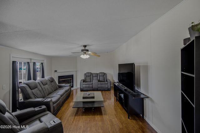 233 Castlebury Lane, Hubert, NC 28539