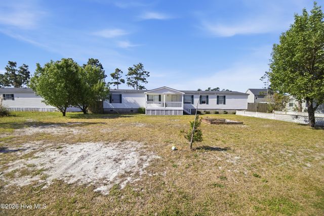 233 Castlebury Lane, Hubert, NC 28539