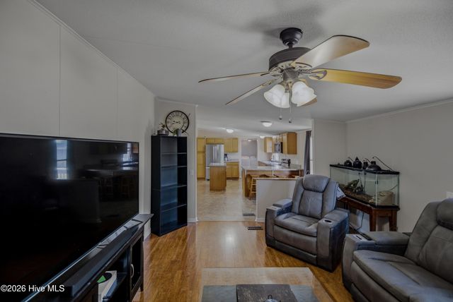 233 Castlebury Lane, Hubert, NC 28539