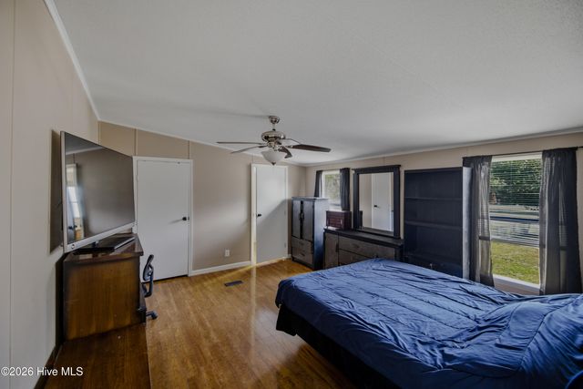 233 Castlebury Lane, Hubert, NC 28539